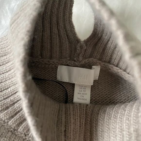 H&m taupe beige turtleneck - Picture 5 of 5
